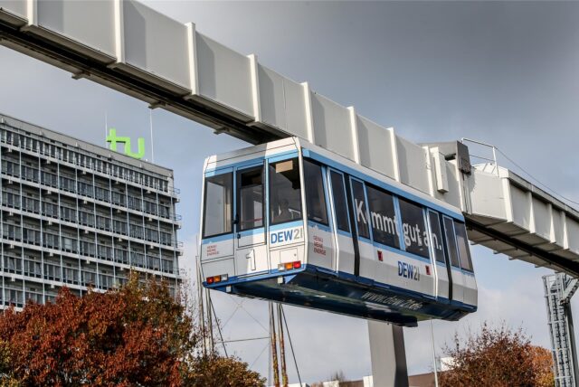 Die H-Bahn in Dortmund an der Technischen Universität