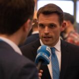 Bundestagswahl 2025: Dr. Tilman Rademacher gibt am 23. Februar 2025 bei der Wahlparty der CDU im Unnaer Rathaus ein Interview.