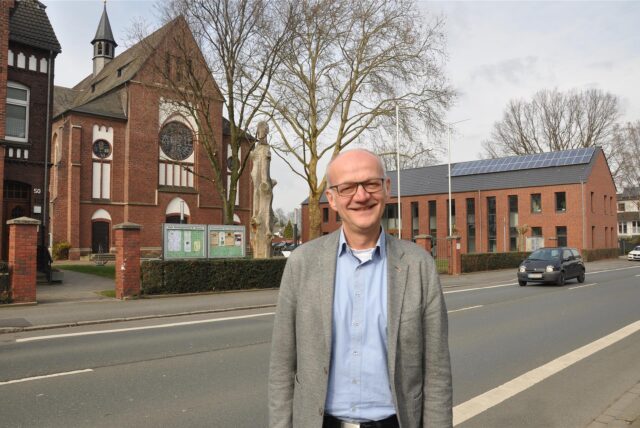 Die Katholische Kirche Dortmund-Ost muss sich einigen Gebäude trennen. Pfarrer Ludger Keite lädt zu einer Infoveranstaltung.