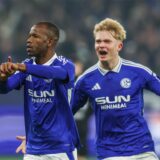 28.02.2025, Fussball, Saison 2024/2025, 2. Bundesliga, 24. Spieltag, FC Schalke 04 – SC Preussen Münster, Pape Meïssa Ba (FC Schalke 04) jubelt nach seinem Tor zum 1 zu 0.