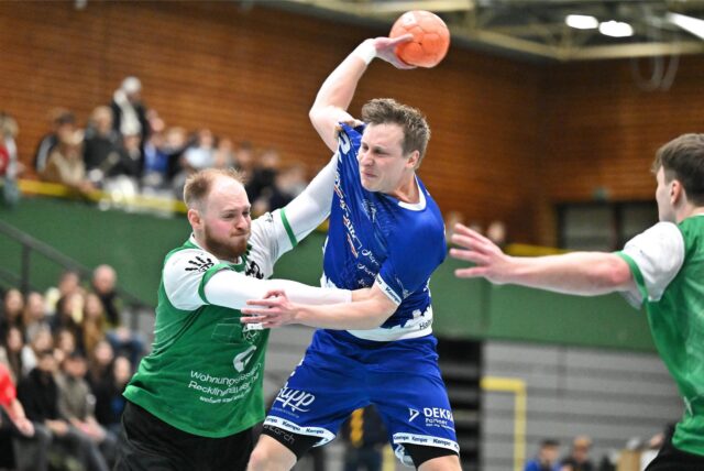 Harald Scherer vom HSC Haltern-Sythen behauptet den Ball