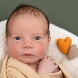 Karl Gustav ist am 25. Februar 2025 im Christlichen Klinikum Unna (CKU) geboren. Seine Familie kommt aus Fröndenberg.