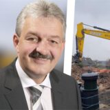 Immobilienberater Klaus Gnegel von der Volksbank Selm-Bork kommentiert den Baustart im Zentrum von Cappenberg: Neben Haus Kreutzkamp entstehen zwei Mehrfamilienhäuser.