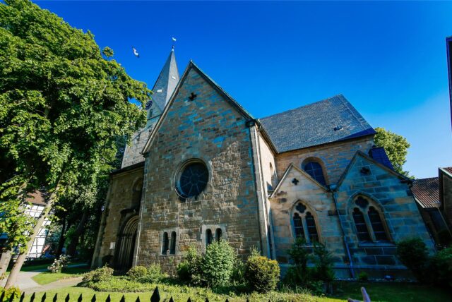 Die evangelische St. Remigius-Kirche in Dortmund-Mengede von außen.