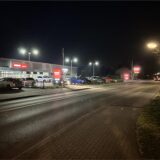 Die Landwehrstraße auf Höhe des Penny-Marktes in Bergkamen am Freitagabend, 7. März.