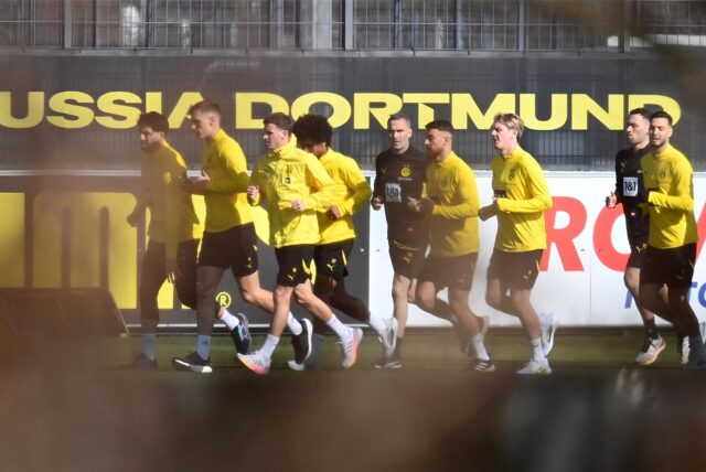 Die BVB-Spieler beim Lauftraining.