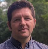 Stefan Thiel informierte im Ausschuss über die Schadenslage an der Turnhalle der Paul-Gerhardt-Schule.
