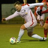 Marco Stiepermann vom SSV Mühlhausen im Zweikampf mit einem Gegenspieler von RW Unna.