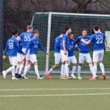 Spieler des VfL Kamen bejubeln ein Tor.