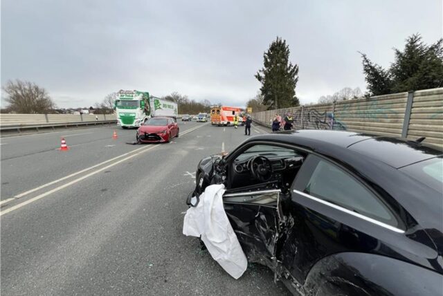 Unfall auf der Hochstraße.