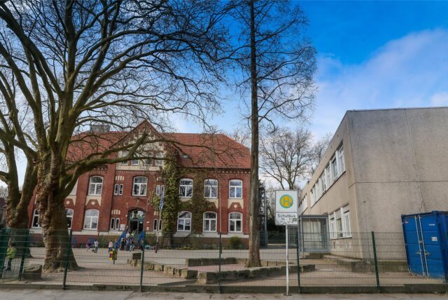 Eine Ansicht der Widey Grundschule im Dortmunder Stadtteil Kirchlinde.