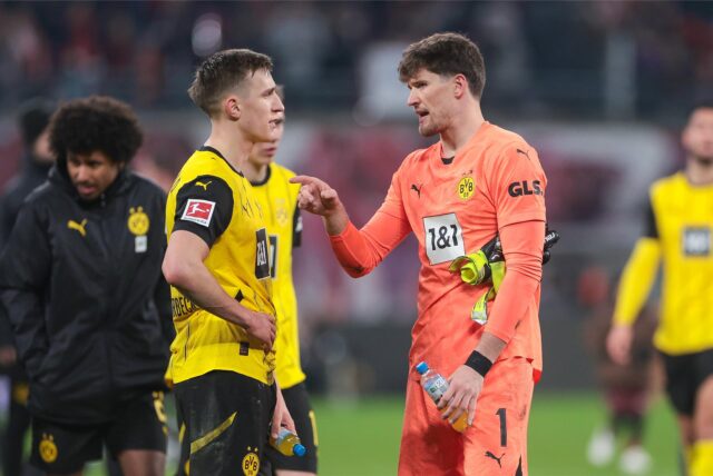 Nico Schlotterbeck im Gespräch mit Gregor Kobel.
