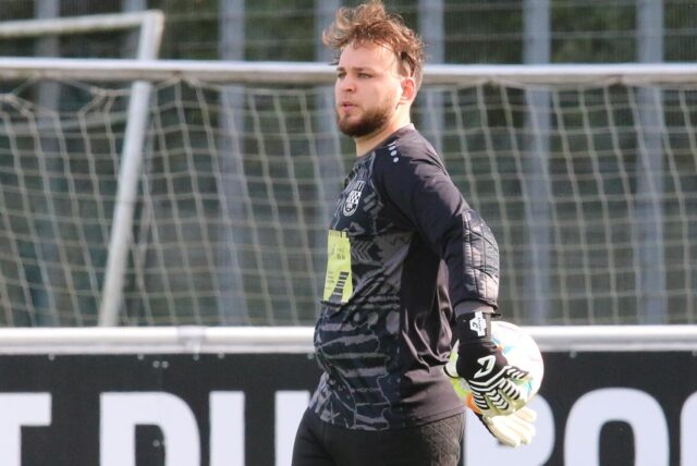 Torwart Erik Lenschmidt auf dem Platz.
