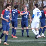 Spieler des BV Lünen bejubeln einen Treffer.