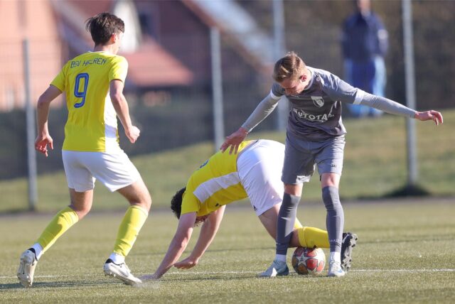 Ben Knappmann vom PSV Bork bei der Balleroberung.