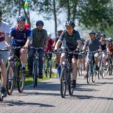 Radfahrer machen eine Tour.