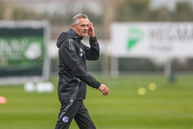04.01.2025, Fussball, Saison 2024/2025, 2. Bundesliga, Trainingslager FC Schalke 04 in Belek/Türkei, Cheftrainer Kees van Wonderen (FC Schalke 04)