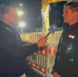 Einsatzleiter Arne Brinkmann-Walter berichtet von den Schwierigkeiten beim Entschärfen der Bombe in Lünen.