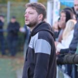 Kevin Schulzki an der Seitenlinie.