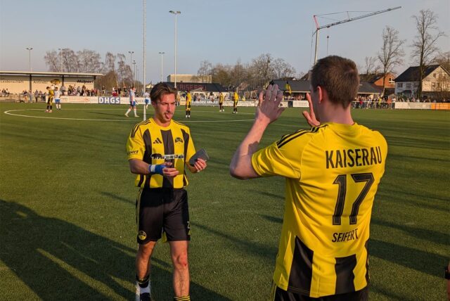 Marcel Friede wird gegen Michael Seifert ausgewechselt.