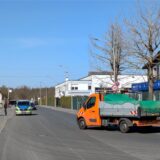 Dienstfahrzeuge der Polizei und der Stadtverwaltung stehen im Gewerbegebiet
