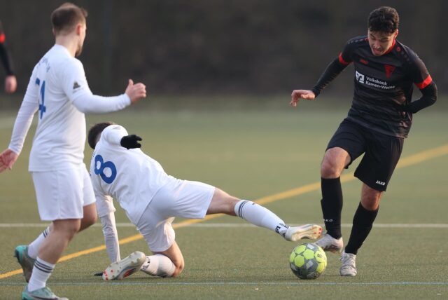 Henry Poggenpohl am Ball.