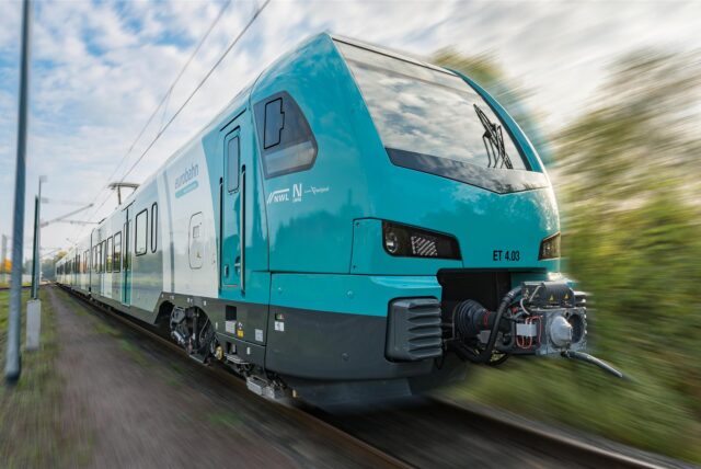 Ein Zug der Eurobahn