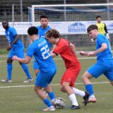 Spieler von BW Alstedde und SC Husen-Kurl im Zweikampf.