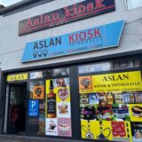Der Aslan-Kiosk an der Schulstraße von außen fotografiert.