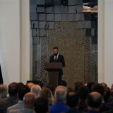 Ahmed al-Scharaa, Präsidenten von Syrien, spricht während der Zeremonie zur Bekanntgabe der neuen syrischen Regierung im Palast des Volkes.