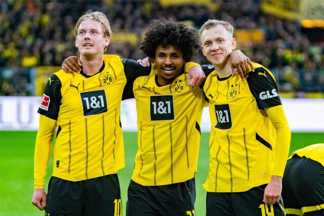 Maximilian Beier jubelt mit Karim Adeyemi und Julian Brandt.