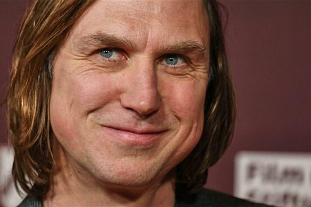 Schauspieler Lars Eidinger steht bei der Berlinale auf dem roten Teppich. Schauspieler Lars Eidinger steht bei der Berlinale auf dem roten Teppich.