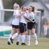 PSV-Bork-Spielerinnen jubeln.