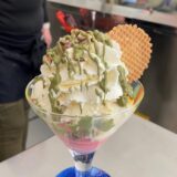 Der Pistazien-Eisbecher im Eiscafé Italy.