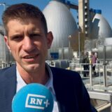 Betriebsleiter Dr. Heinz Hiegemann erklärt die Reinigungstechnik des Emscher-Klarwerks in Deusen.