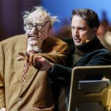 Nikolaus Habjan mit seinem „Professor“