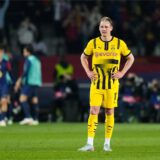 Julian Brandt schaut zur Seite.