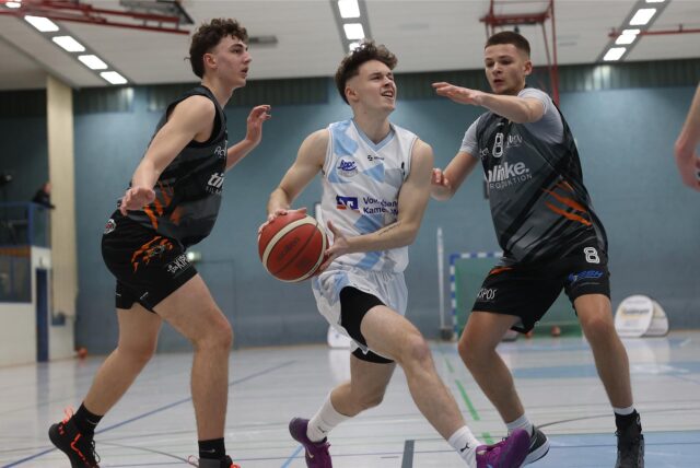 Jordan Most behauptet den Ball.