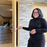 Klimaschutzmanagerin Annika Lomberg erklärt den Ablauf des Projekts.
