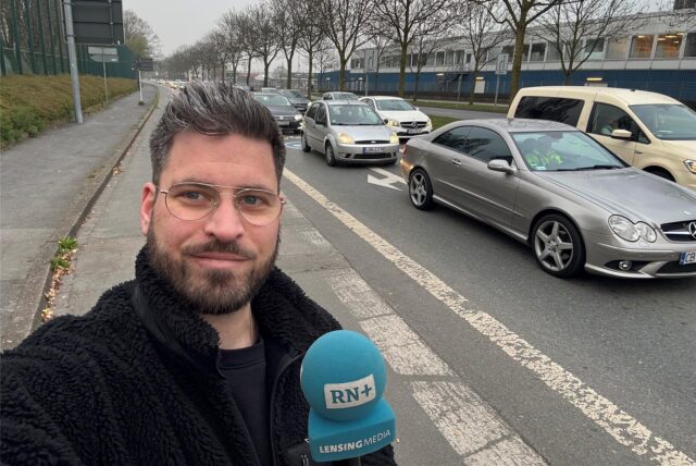 RN-Reporter Stefan Schier auf der Brackeler Straße in Dortmund.
