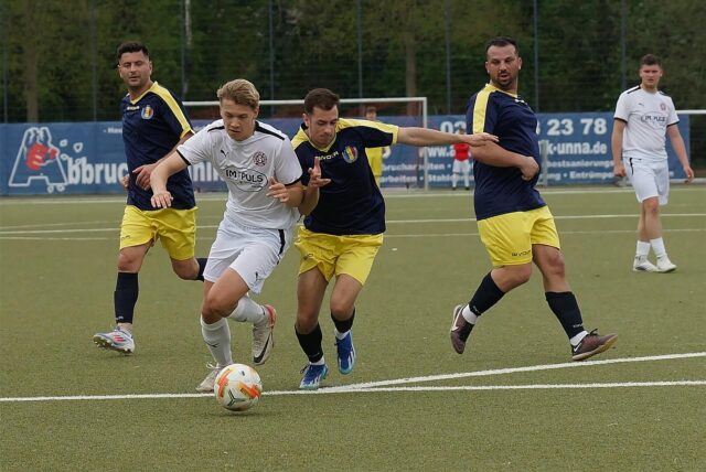 Der FC Romania Unita hat das Duell mit der U23 des SSV Mühlhausen verloren und kassierte in 2025 sein erste Meisterschaftsspiel.