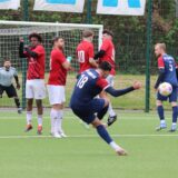 Ein Spieler schießt.