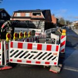 Absperrbaken auf der Knüvenstraße in Stockum