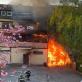 In den Räumen eines Supermarkts am Körner Hellweg in Dortmund hat es am Montagabend (14.4.) gebrannt. Die Flammen griffen aufs Gebäude über.