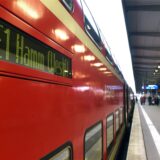 Ein Zug der Linie RE1