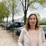 Martina Strausdat, Leiterin der AWo-Kita Auf dem Hohwart in Wambel, macht auf die Parkplatzprobleme für ihre Mitarbeiterinnen und Mitarbeiter aufmerksam.