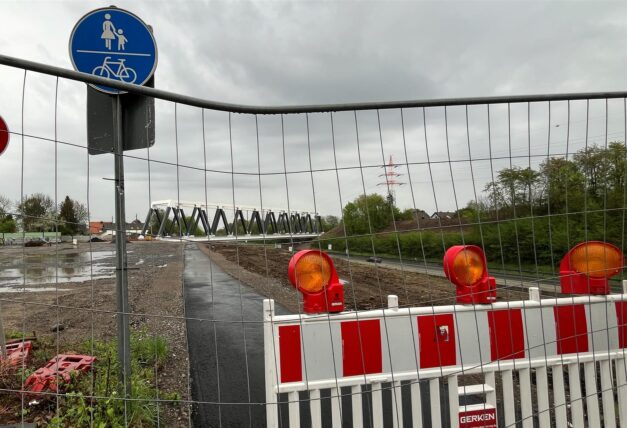 Der Geh- und Radweg zwischen der Unnaer Straße und dem Massener Kirchweg entlang der A1 in Unna ist abgesperrt.