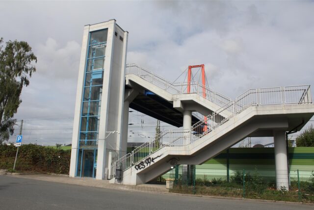 Der Fahrstuhl an der Caroline-Brücke in Holzwickede.