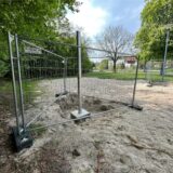 Die defekte Beachvolleyballanlage im Sesekepark in Kamen.