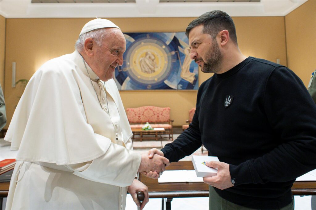 Der ukrainische Präsident Wolodymyr Selenskyj und Papst Franziskus.